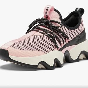 ISO: Sorel kinetic lace pink size 10